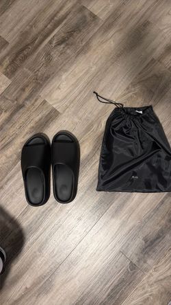 Yeezy slides Size 12 US