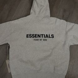 Fear of God Essentials Hoodie Ligh
Oatmeal  #essentials #fearofgod
