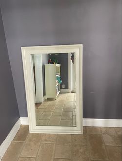 White wooden frame mirror