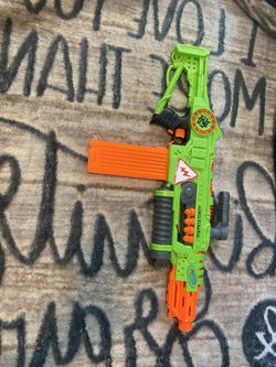 NERF Revoltinator Zombie Strike Blaster w/ Motorized Lights Sounds + 18 Rd Mag