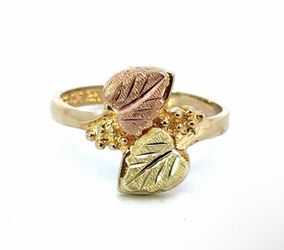 Woman’s Ladies 10k Tri Toned Rose White Yellow Gold Grape Leaf Black Hills Gold Style Ring Size 7.5 GP3117838