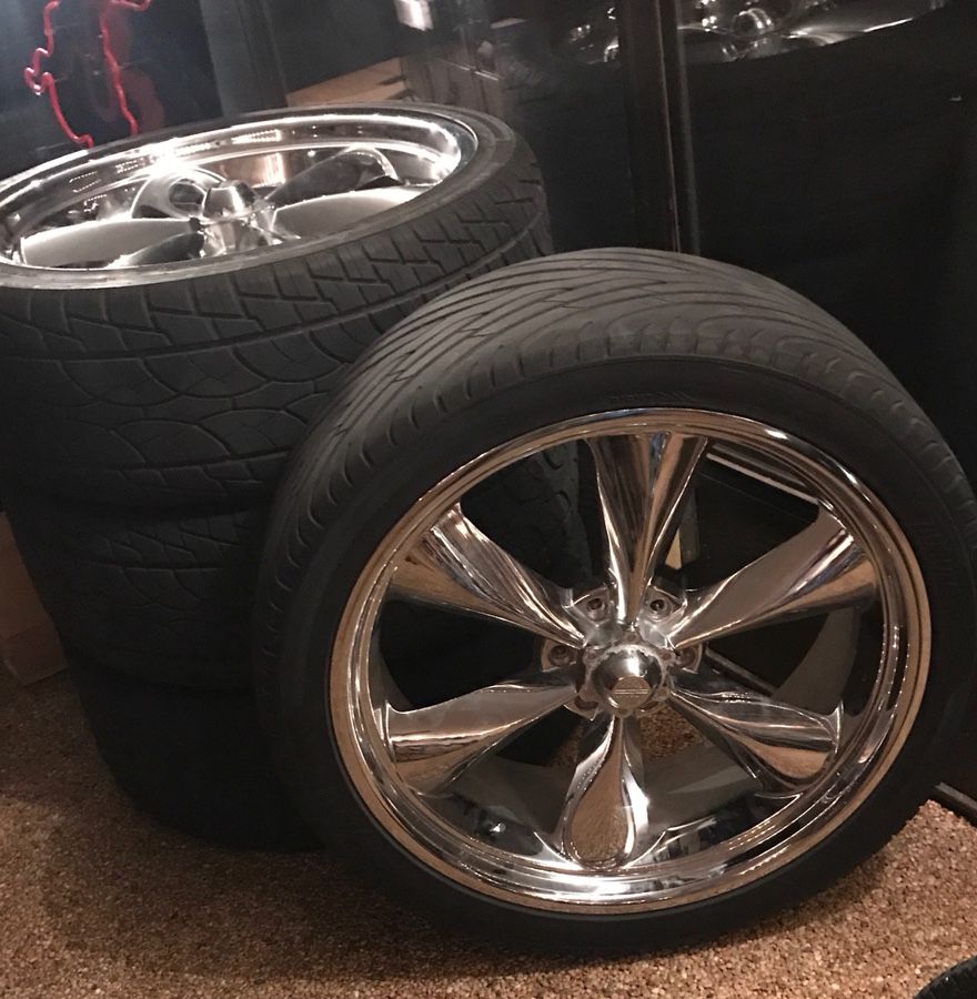 24 inch AMERICAN RACING torque thrust wheels. Chrome.