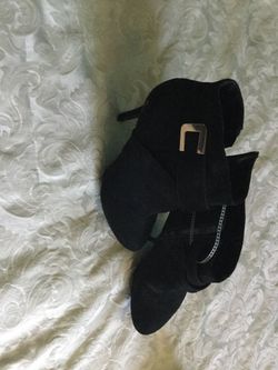 Black shade boots size 9 new