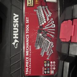 Husky 194 Tool Set 