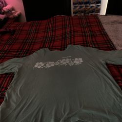 Medium baggy style billabong green t shirt