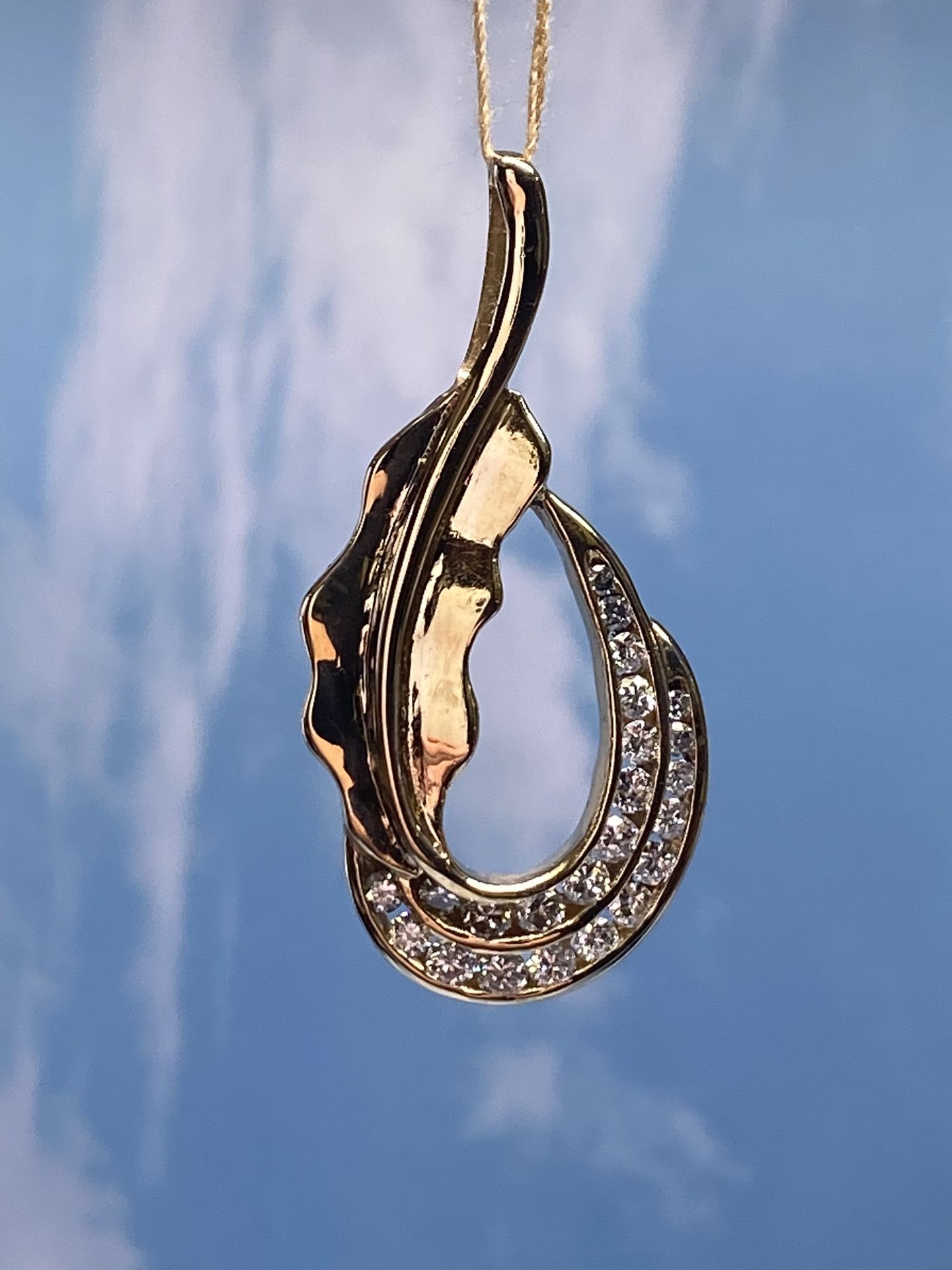 14k Leaf Diamond Pendant