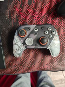 Scuff envision controller wired and Razer Wolverine V3 tournament edition bundle