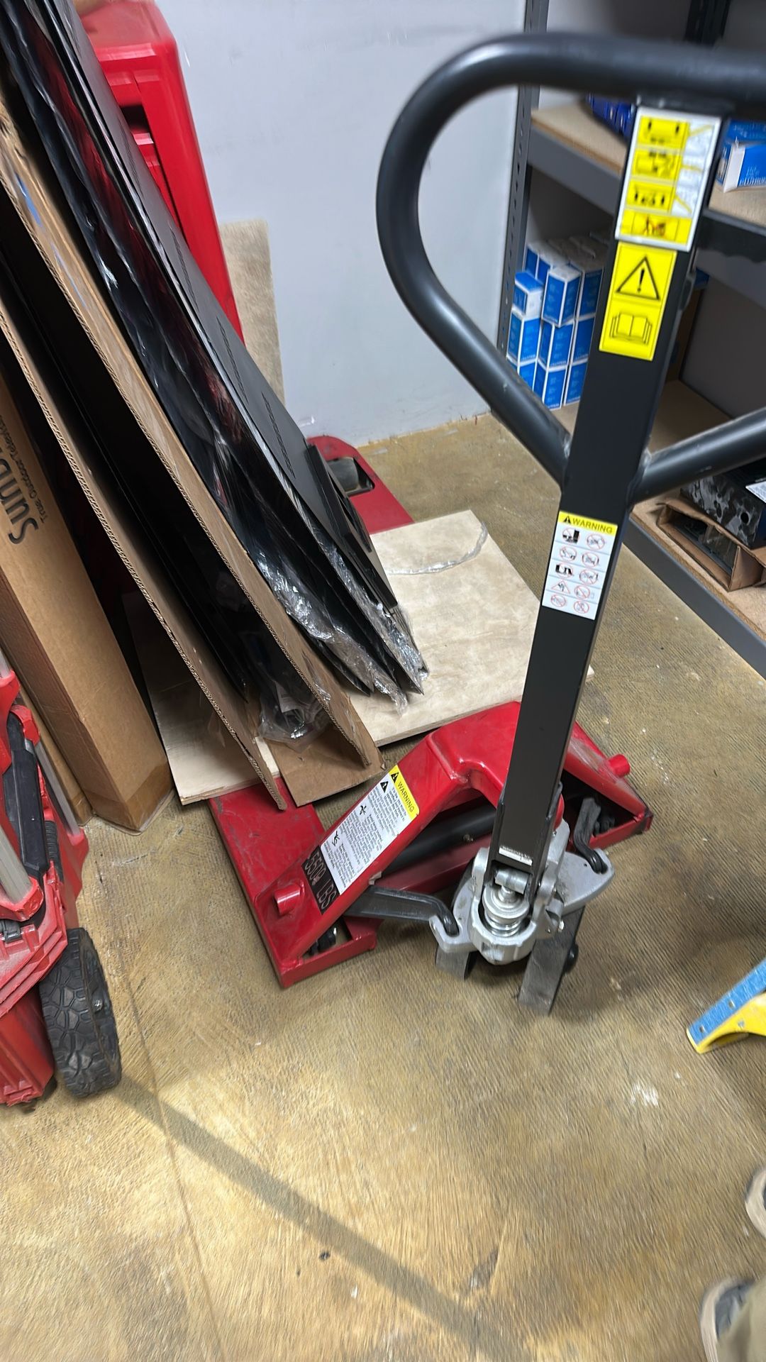 Pallet jack - ULINE