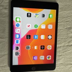 iPad Mini 4 in good condition