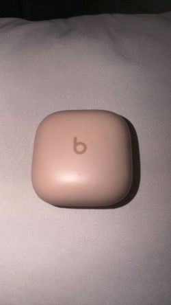 Beats by Kim Kardashian (ear buds rose gold)