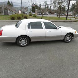 2000 Lincoln Town Car