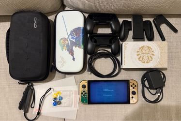 Nintendo Switch OLED – Zelda: Tears of the Kingdom Edition.