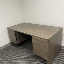 Desk With Key 