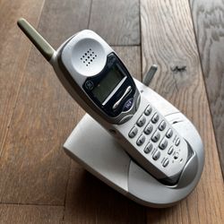 Vintage GE 2.4GHz Cordless Landline Phone + Charging Base (Untested)