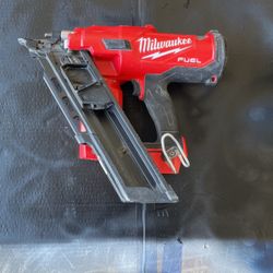 Milwaukee 30 Degree Framing Nailer Cordless