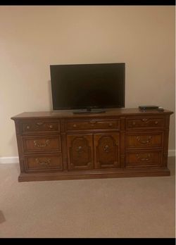 Thomasville long dresser