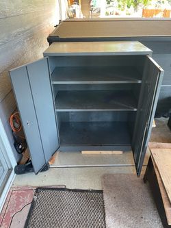 Still cabinet