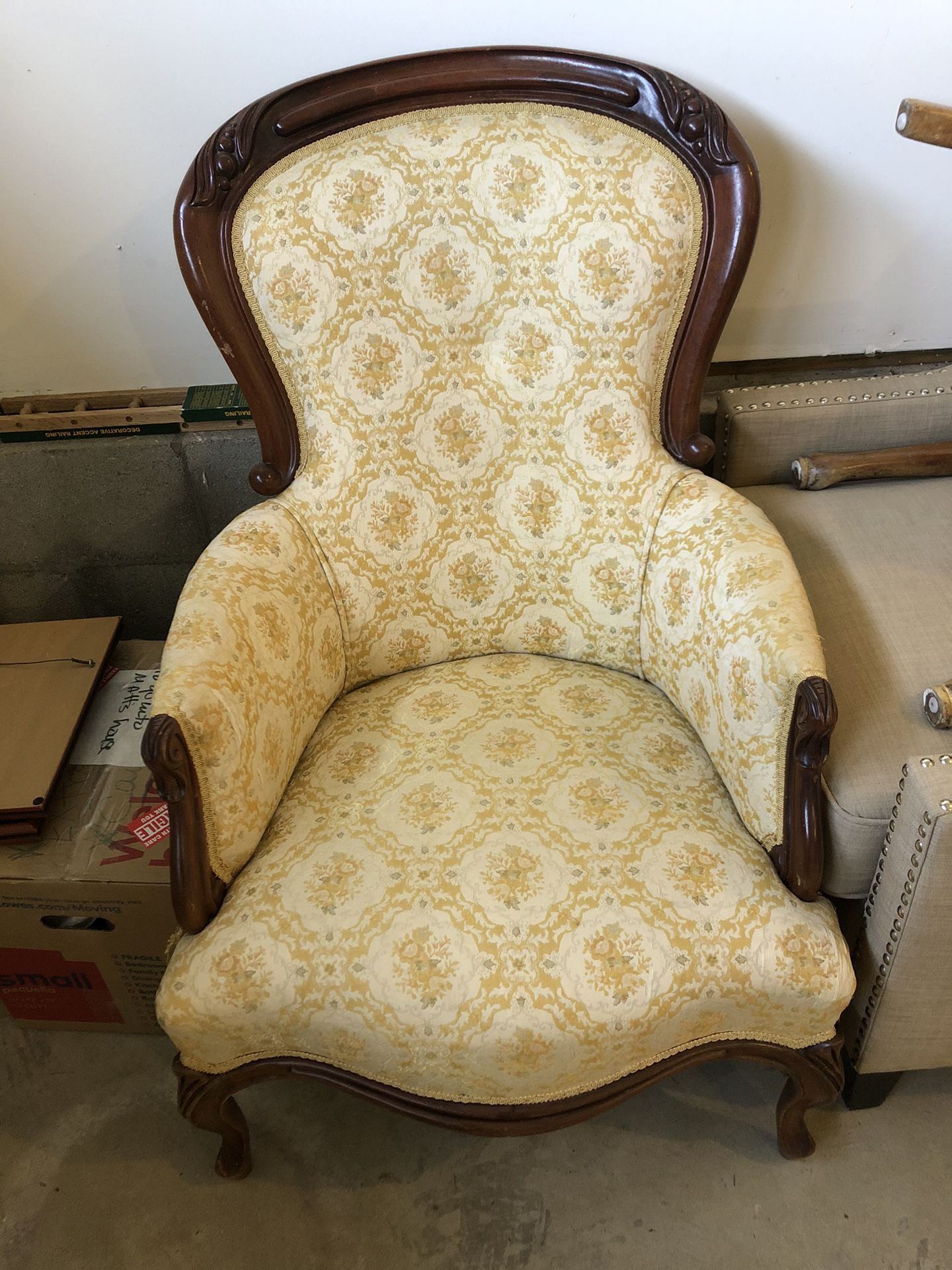 Antique Gold Sitting Room Chair 