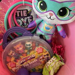 Super Kitty Easter Bakset