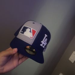 New Era FITTED DODGERS HAT 