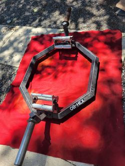 VALOR FITNESS. HEX BAR WITH 3 DIFFERENT SIZE HANDLES  GOOD SHAPE. SOME RUST
11525 S HALSTED/7111.S WESTERN 
70$ CASH ONLY AS IS