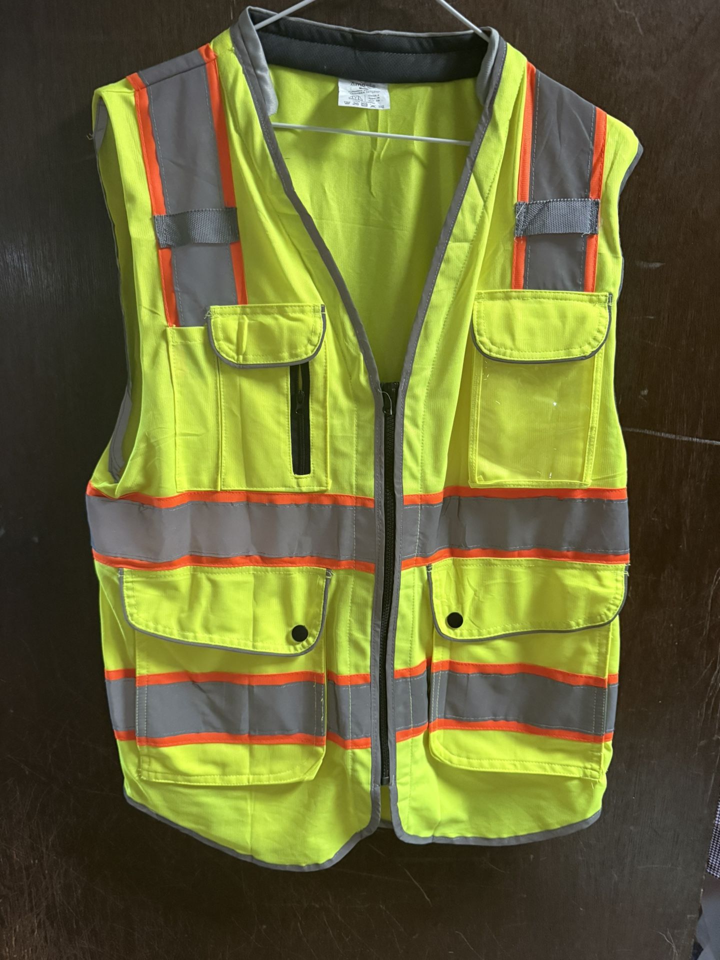 Safety Vest W Pockets / Chalecos De Seguridad C Bolsillos