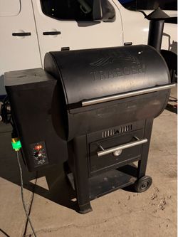 USED WORKS GREAT TRAEGER PELLET GRILL SMOKER