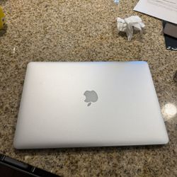 Macbook Pro 15” 16GB RAM 225 GB SSD