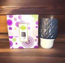 Scentsy Zigzag Plug-In Nightlight Warmer Geometric Gray/White Wall Plug-In