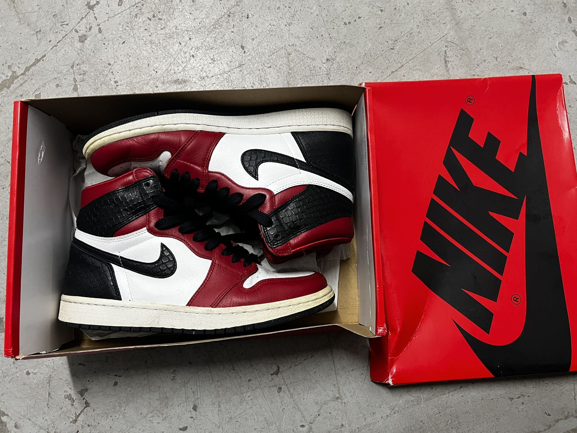 Nike Jordan Retro 1 “Satin Red”