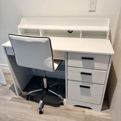 Office Desk And Chair 