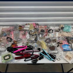 WOMEN GIRLS ACCESSORIES JEWELRY AND MORE BULK SALE FOR $50