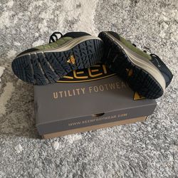 Keen, Good To Work At The Warehouses, Black And Green, Size 5 ( New)