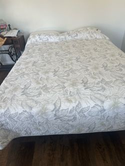 Queen Bed Set