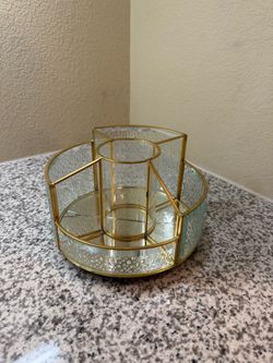 Gold organizer