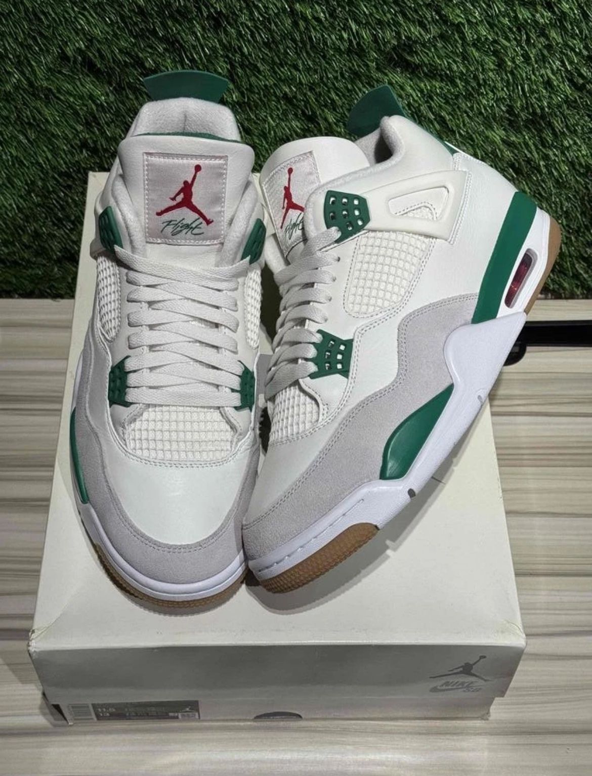 Jordan 4 SB Pine Green