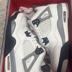 Jordan 4 