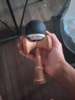 Krom kendama