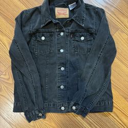 black levi women’s jean jacket