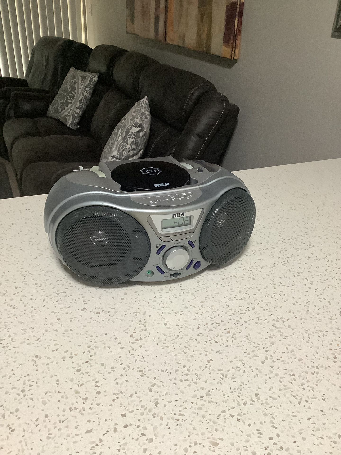 * RCA * Boombox Radio And Cd Player With Twin Bass Sound System . Excellent Condition . Like New . Must See To Fully Appreciate .