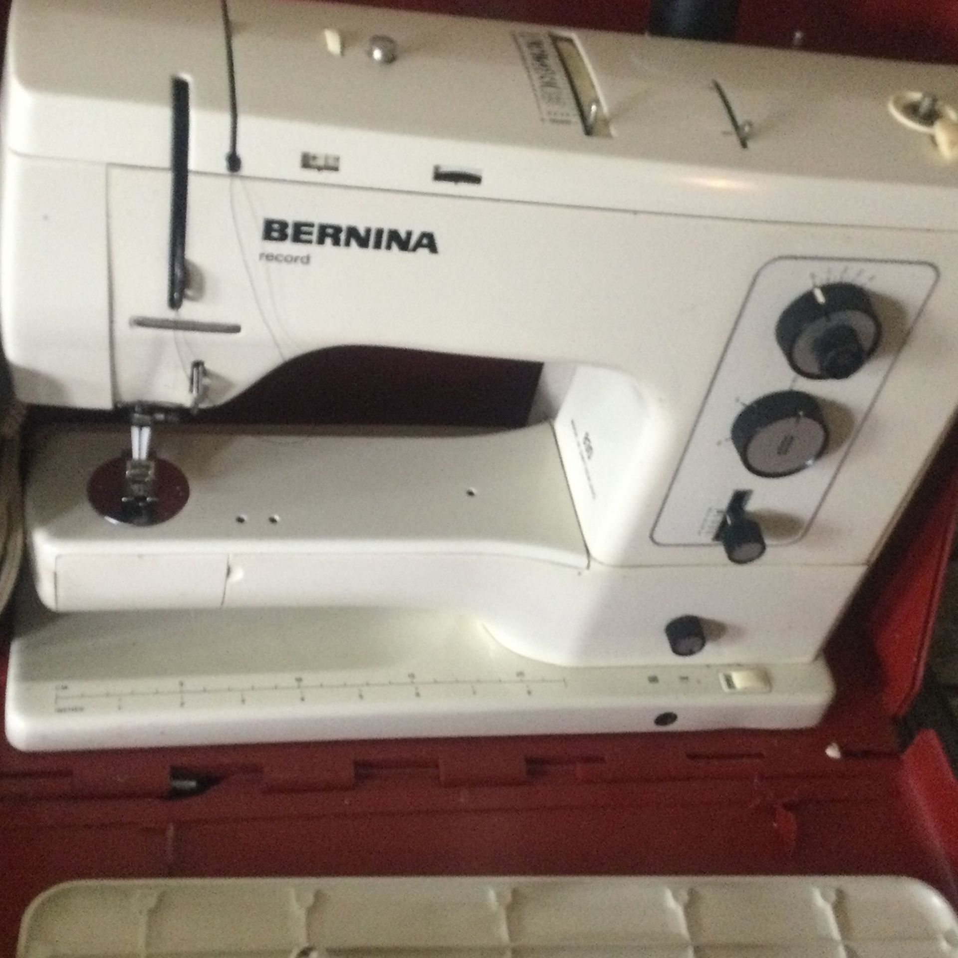 Bernina 830 Sewing Machine