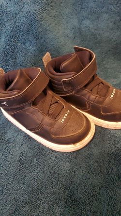 Boys shoes