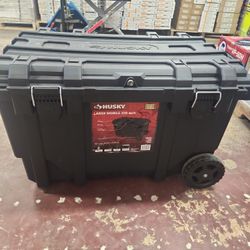 Husky
36.5 in. Black Heavy Duty Large Rolling Toolbox with Tool Tray and Keyed Lock