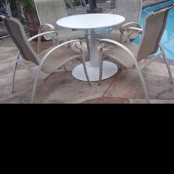Beautiful 4 aluminum strong chairs and round table Pool deck balcony spa lawn garden 