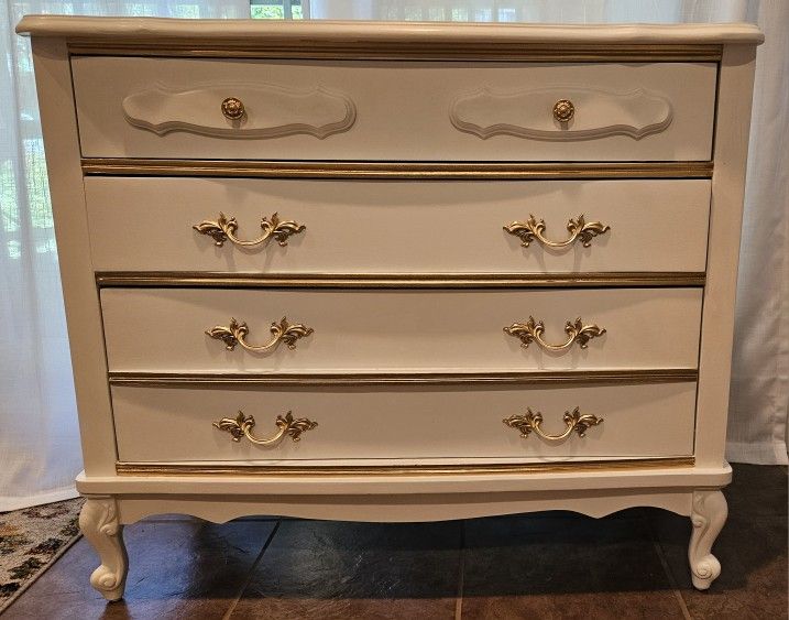 Vintage French Provincial Dresser