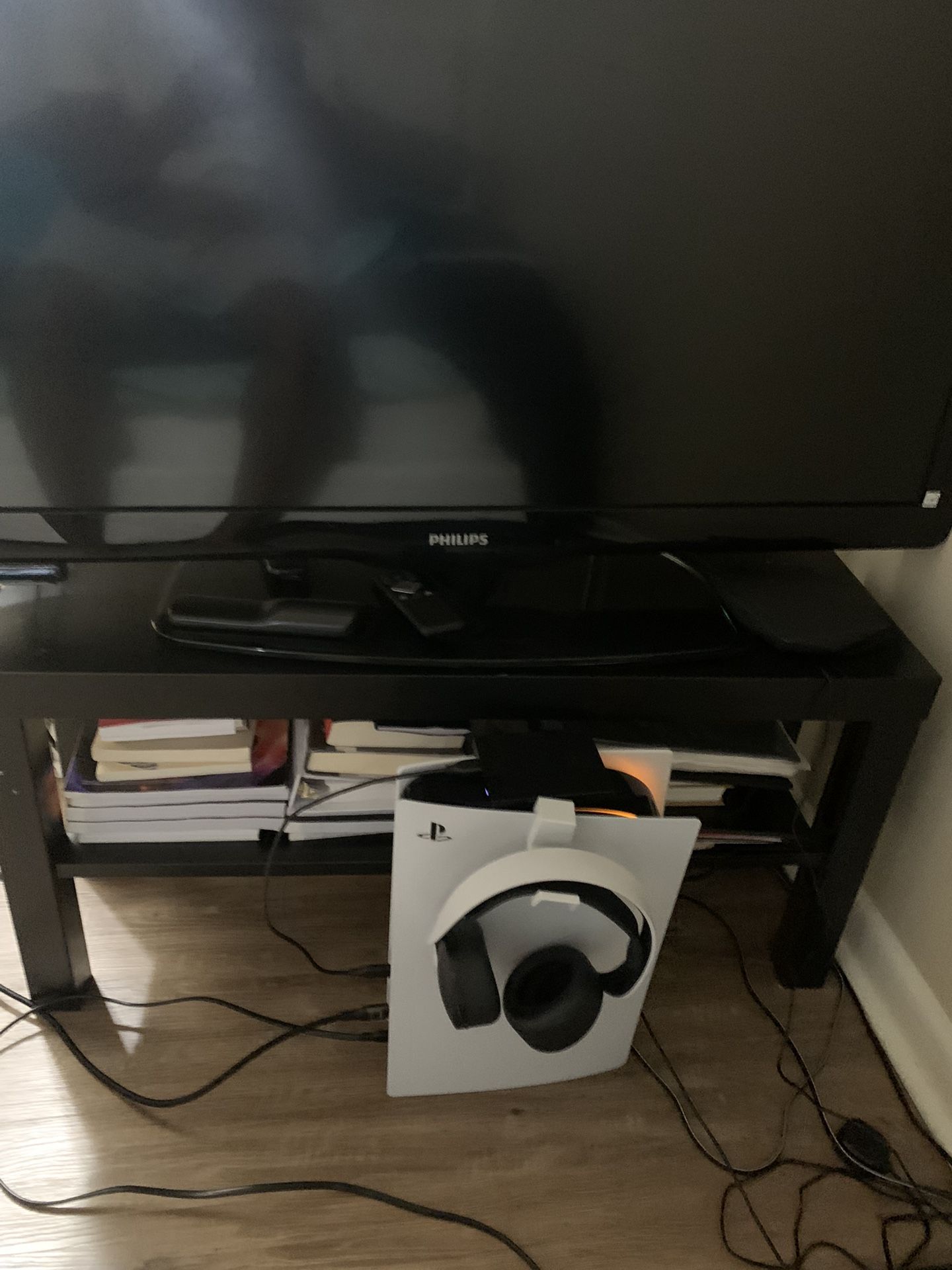 Tv 55” And Tv Stand