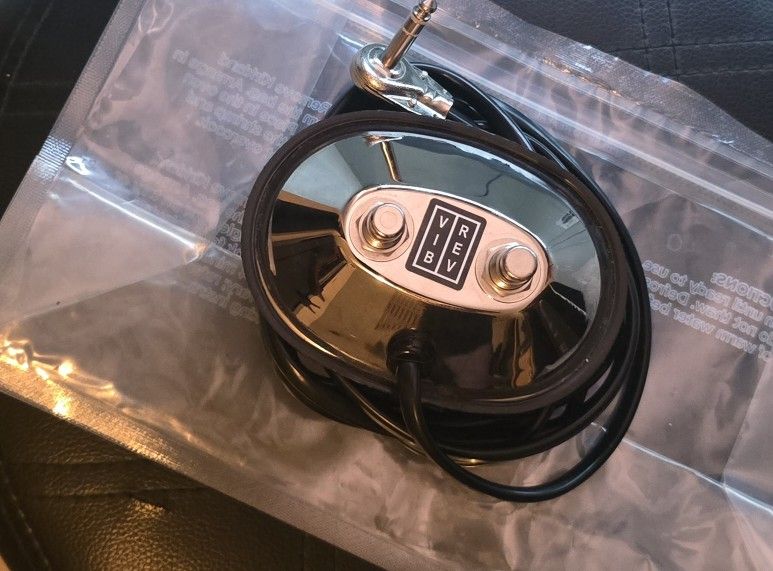 Brand New 2 Way /reverb/tremolo Pedal Attachable Trs