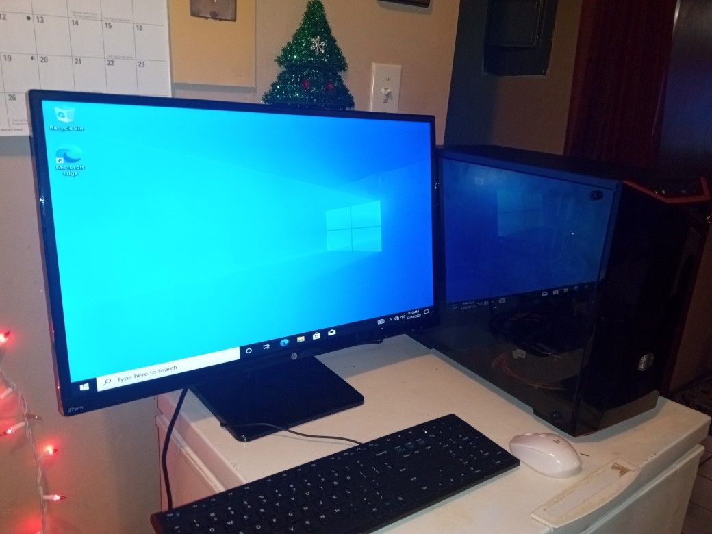 Game In PC Where I7 500 HD Windows 10 4 Gig Graphics Card 27 In Monitor