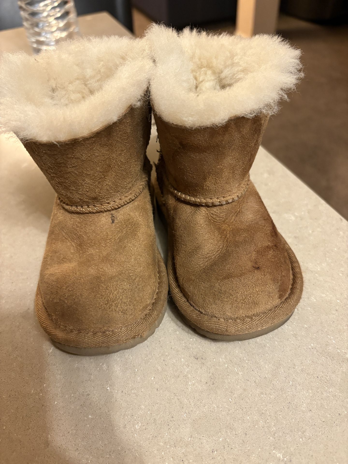 UGG Toddler Boots – Chestnut with Bow – 6