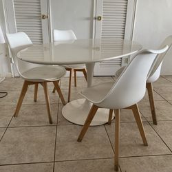 Table + Chairs
